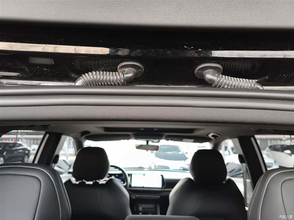 Geely Coolray, 2023 17