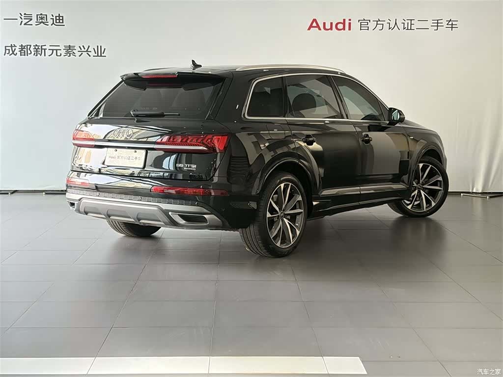 Audi Q7, 2023 4