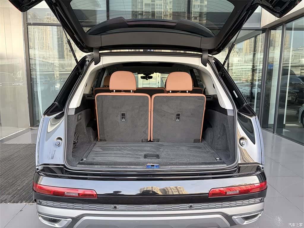 Audi Q7, 2023 9