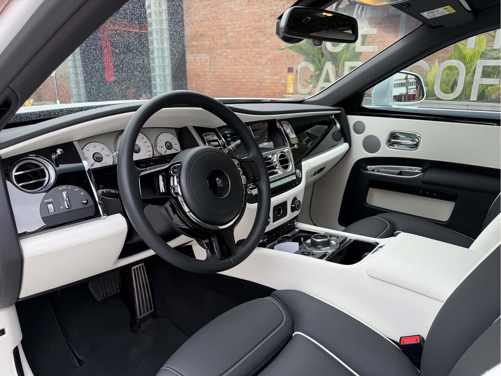 Rolls-Royce Ghost, 2018 7