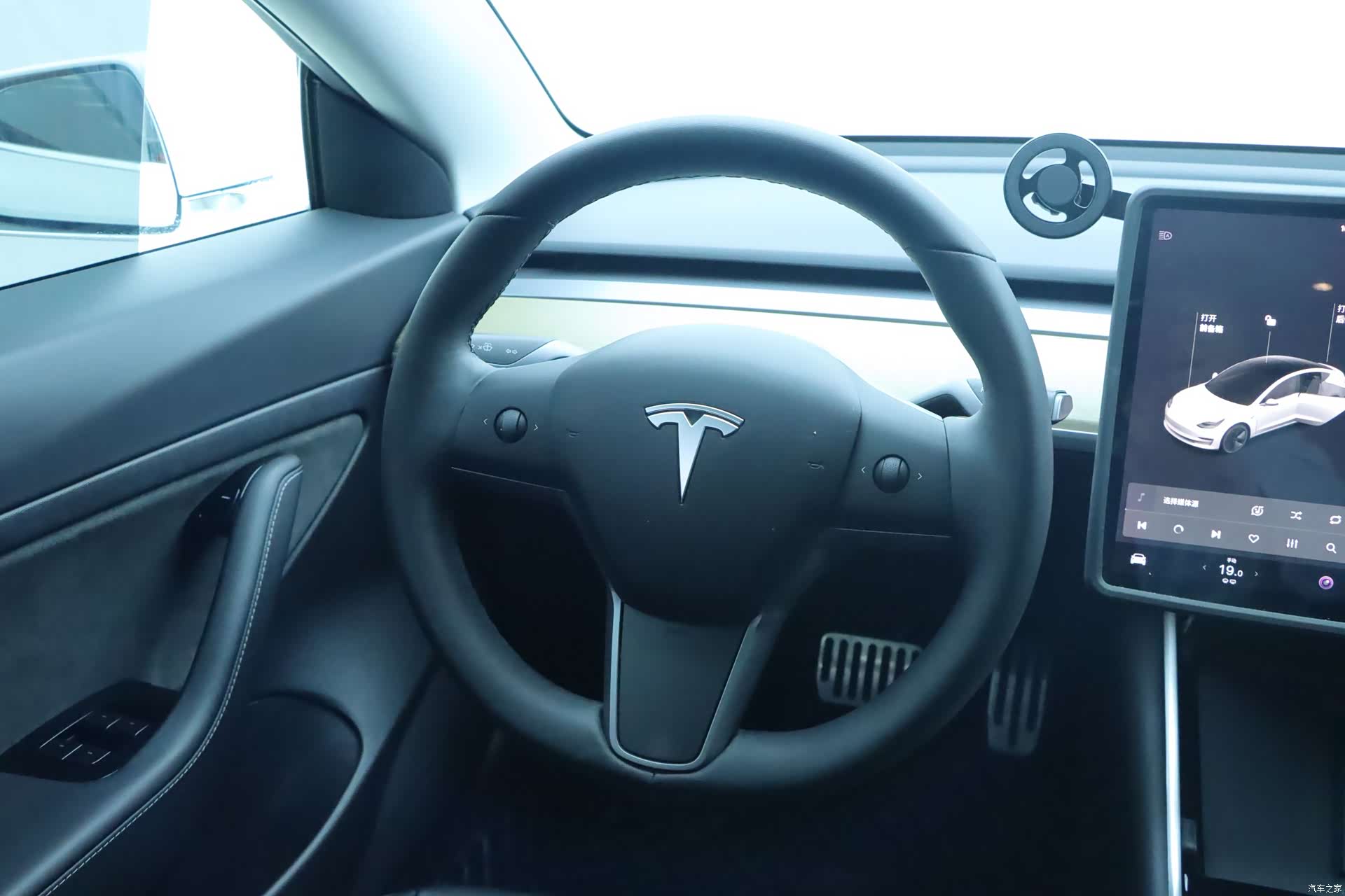 Tesla Model 3, 2020 13
