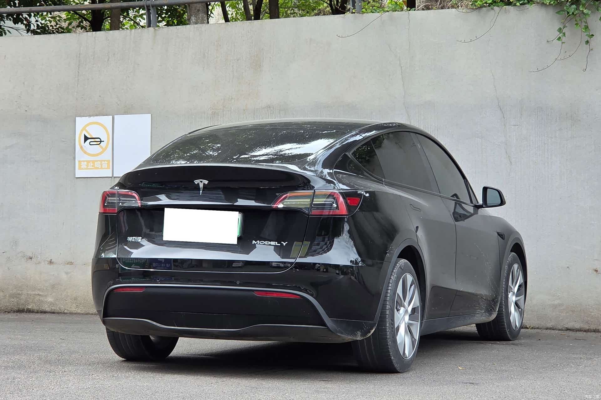 Tesla Model Y, 2023 9