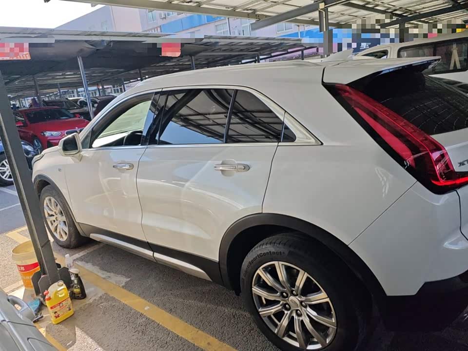 Cadillac XT4