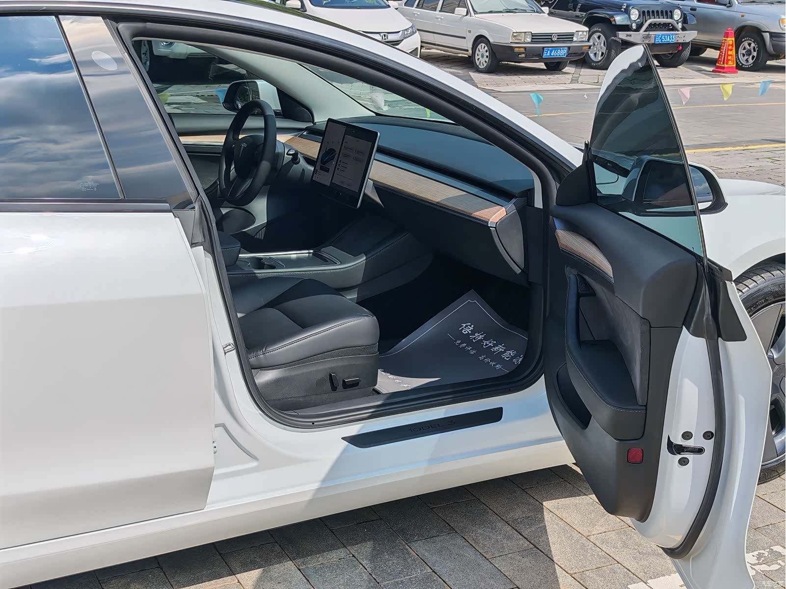 Tesla Model 3, 2022 23