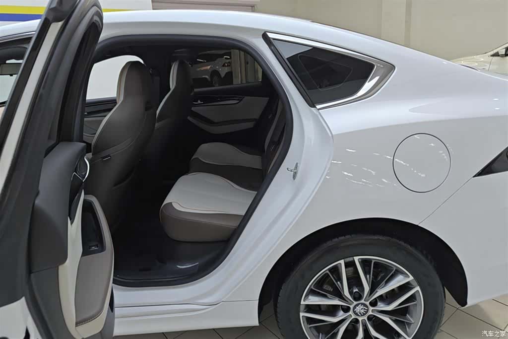 BYD Qin, 2023 11