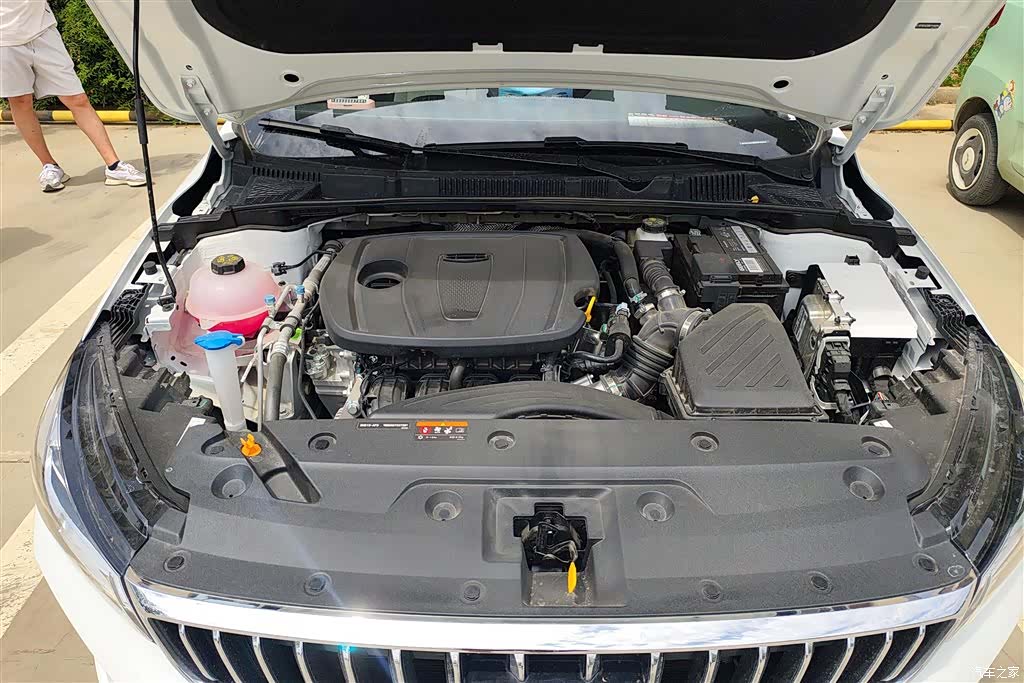 Geely Emgrand, 2025 10
