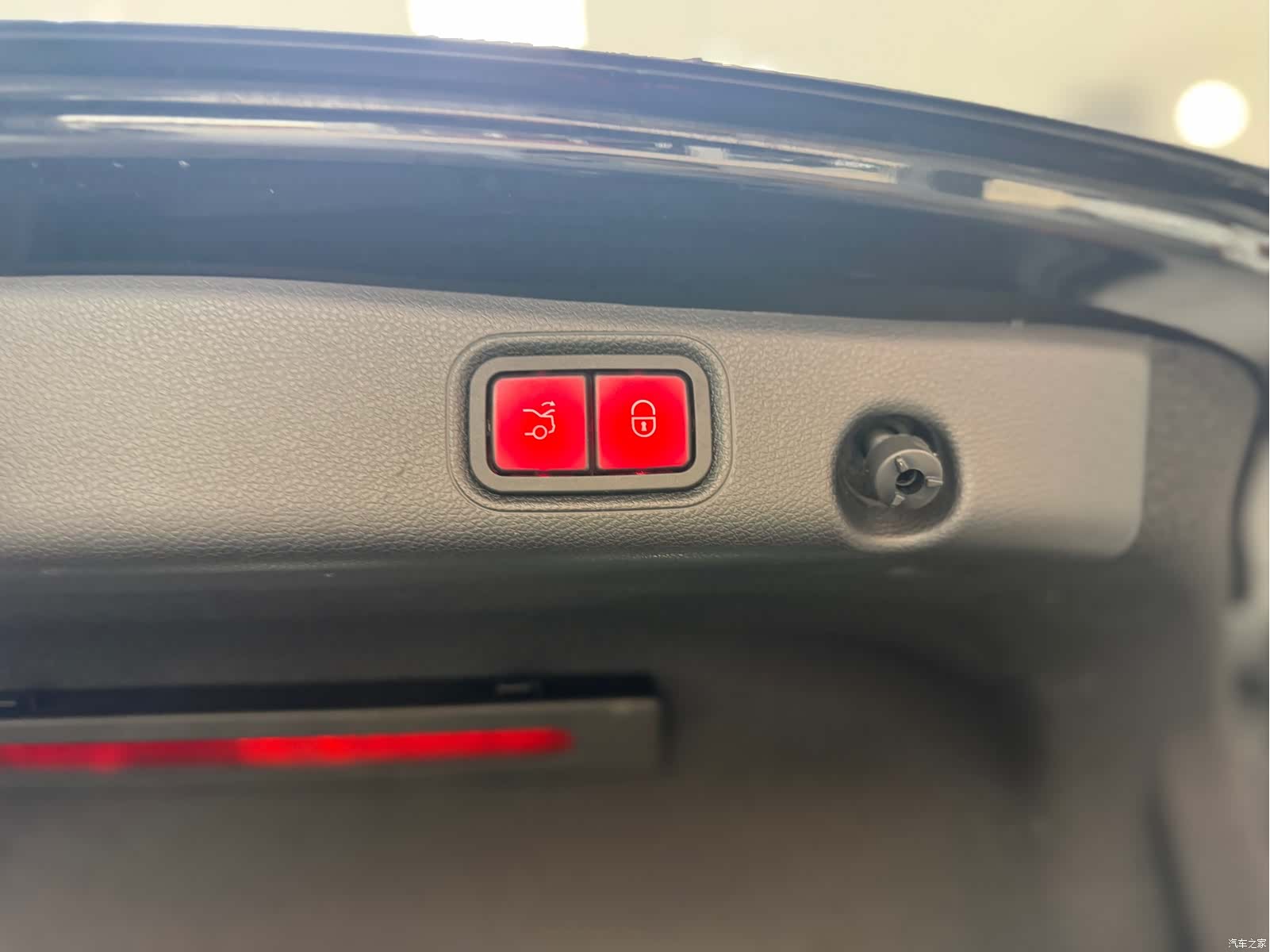 Mercedes-Benz E-Class, 2022 13
