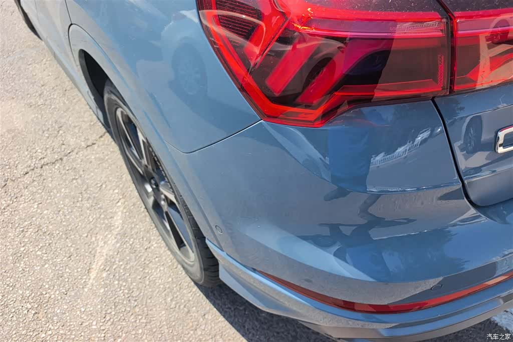 Audi Q3, 2023 4