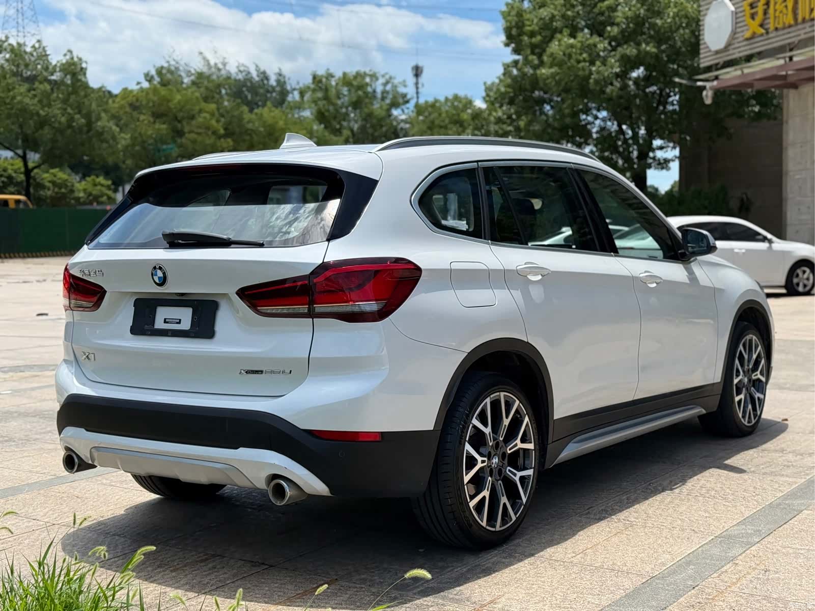 BMW X1, 2020 все фото