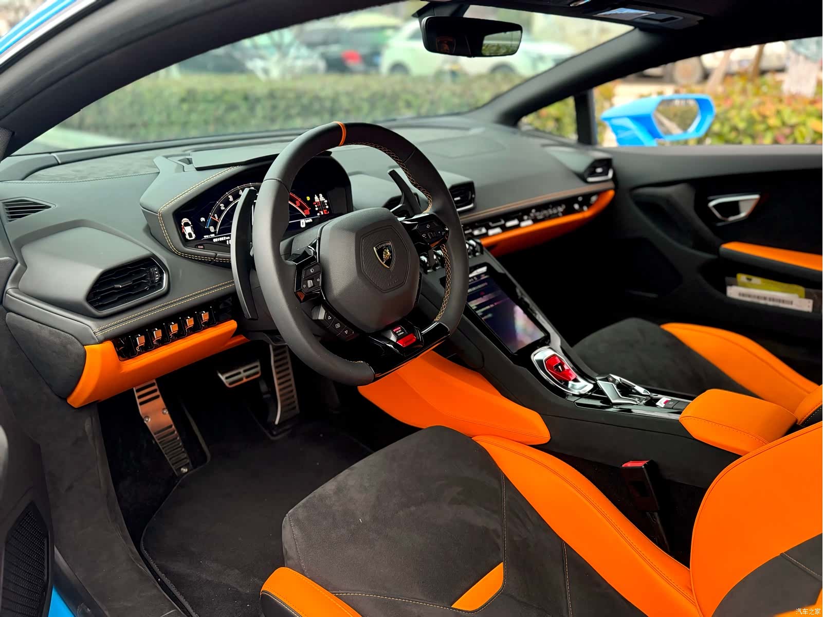 Lamborghini Huracán, 2025 все фото