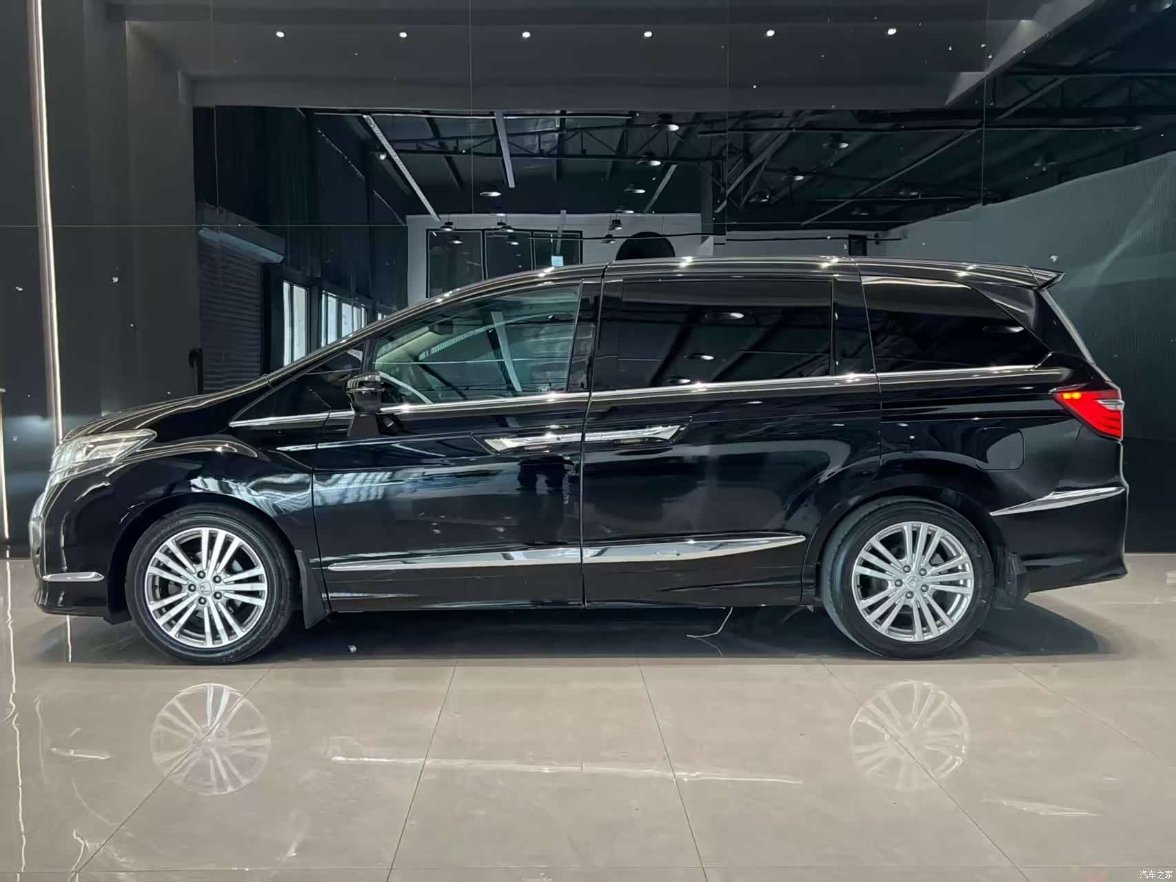 Honda Elysion, 2016 4