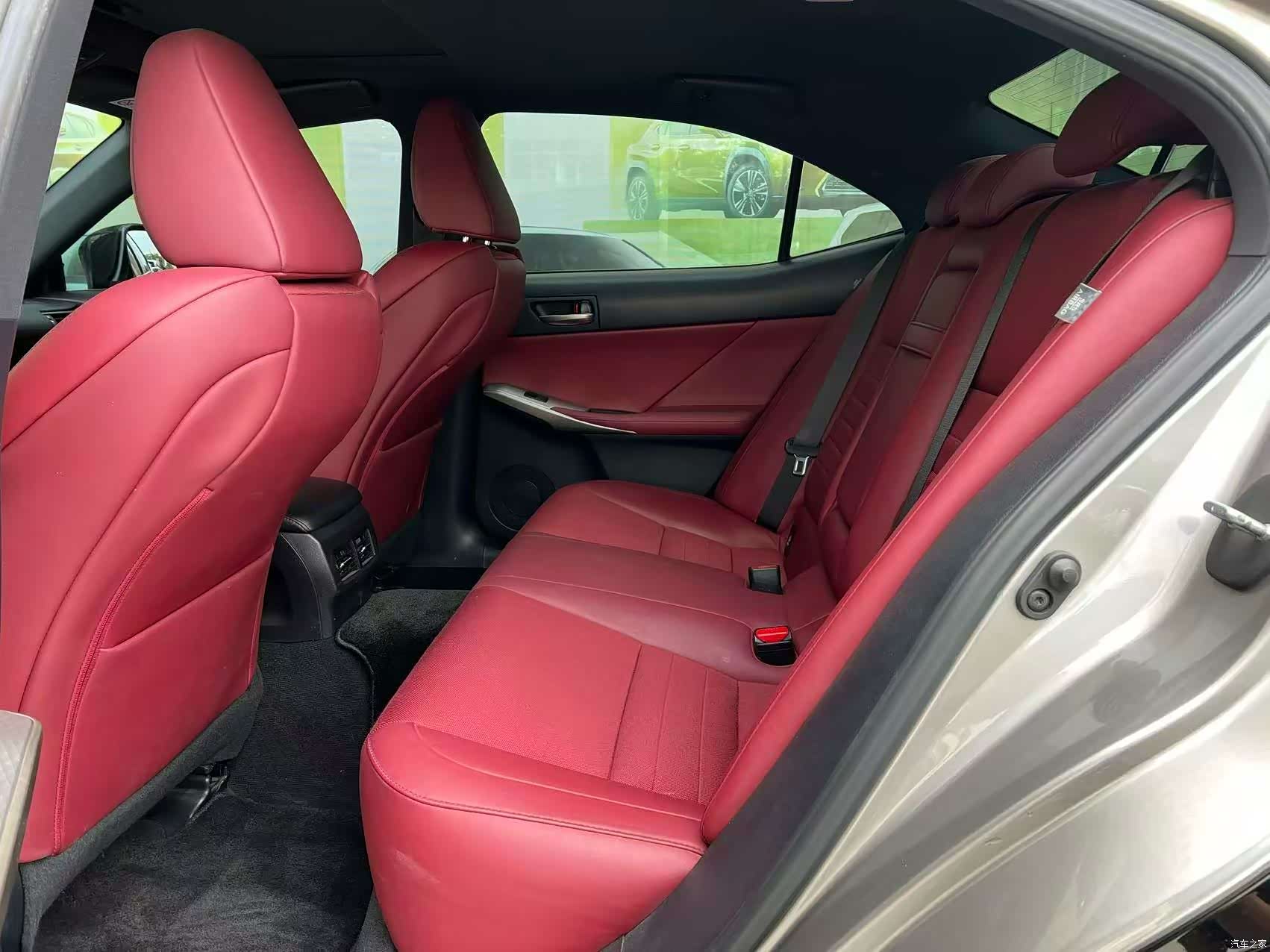 Lexus IS, 2019 7