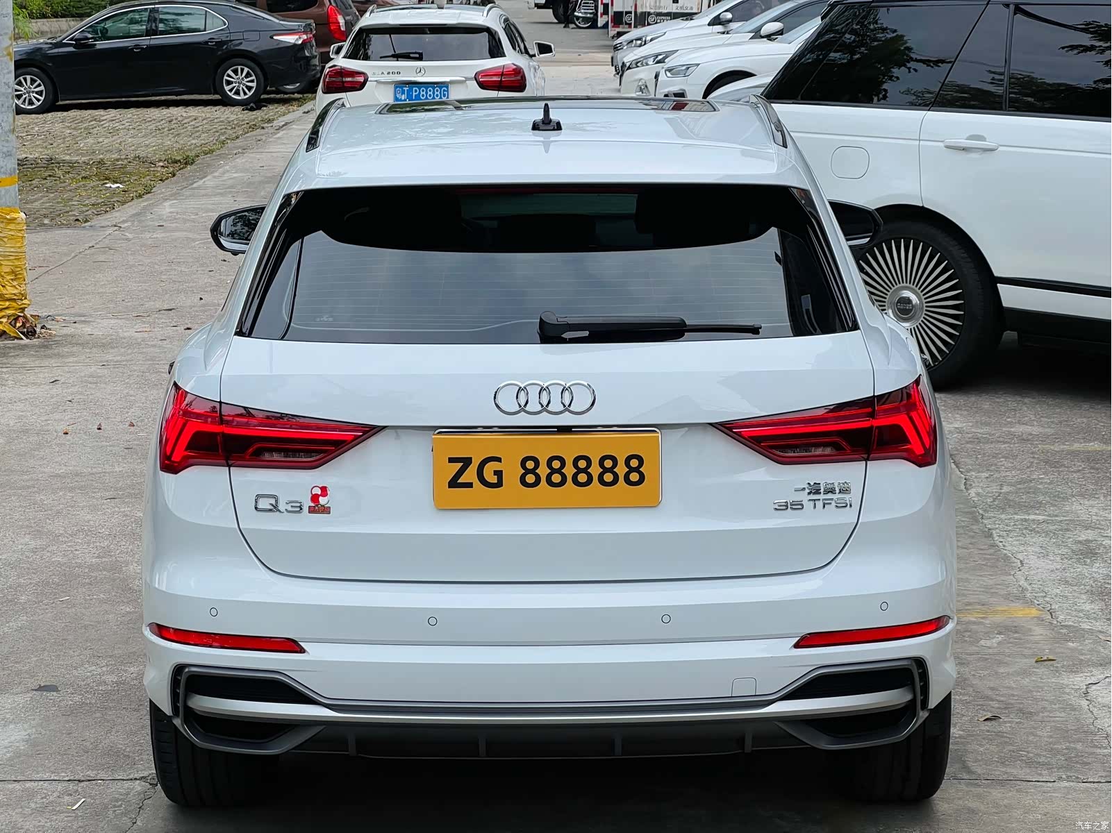 Audi Q3, 2022 все фото