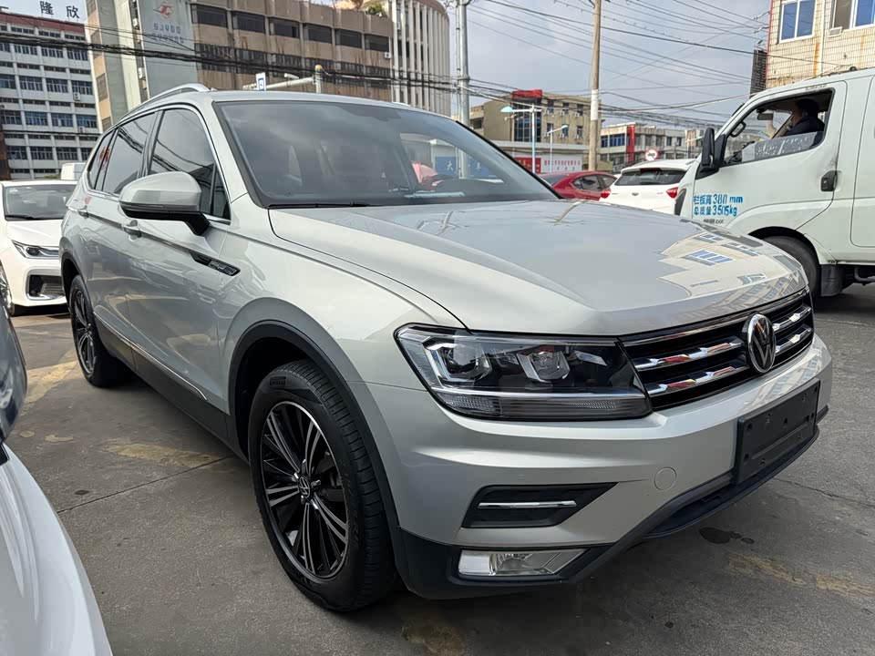Volkswagen Tiguan L