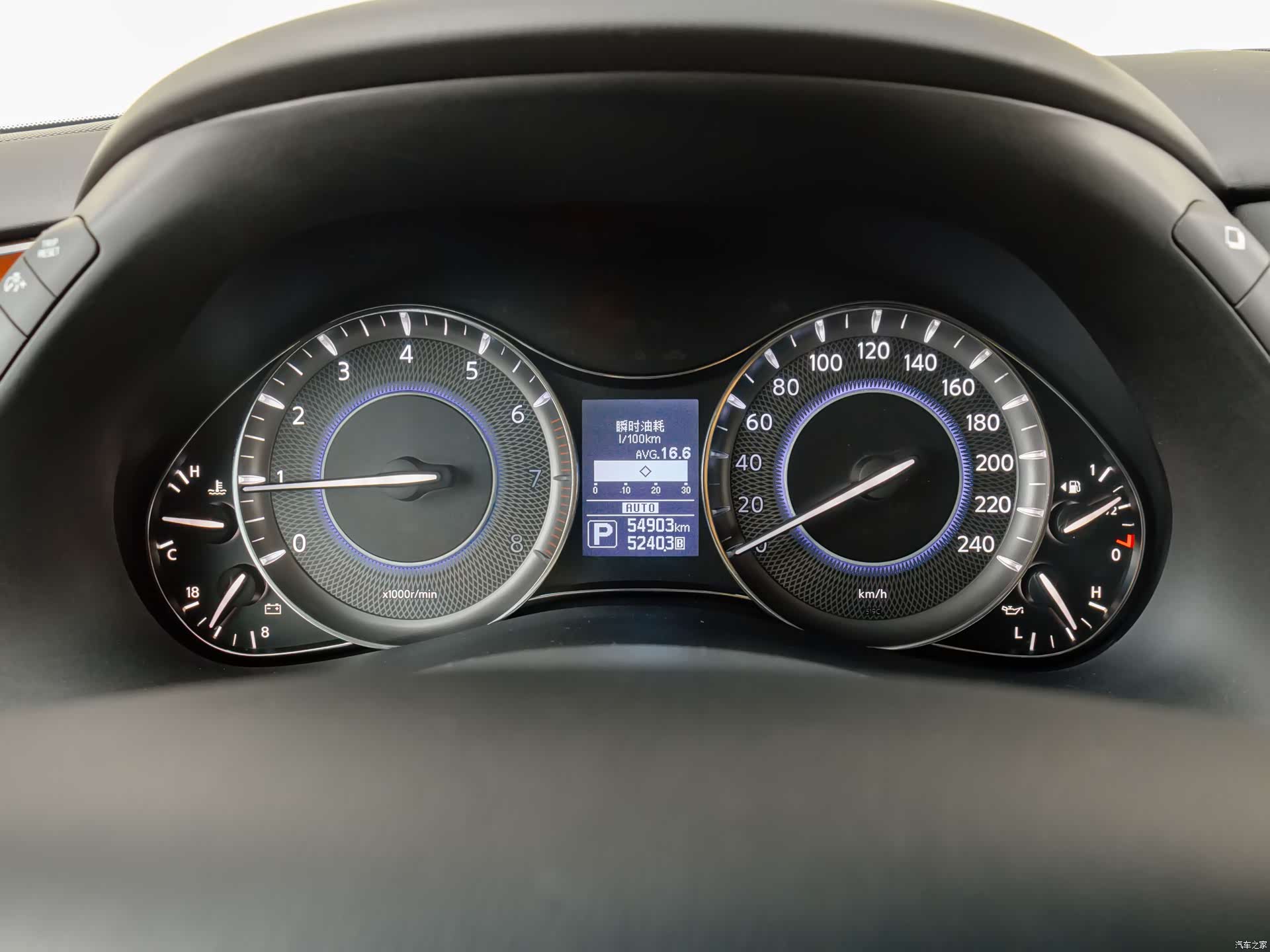 Infiniti QX80, 2018 10