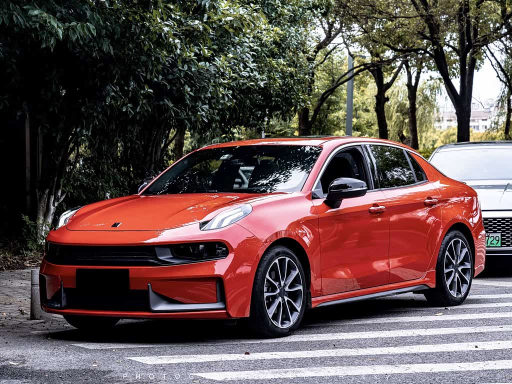 Lynk & Co 03