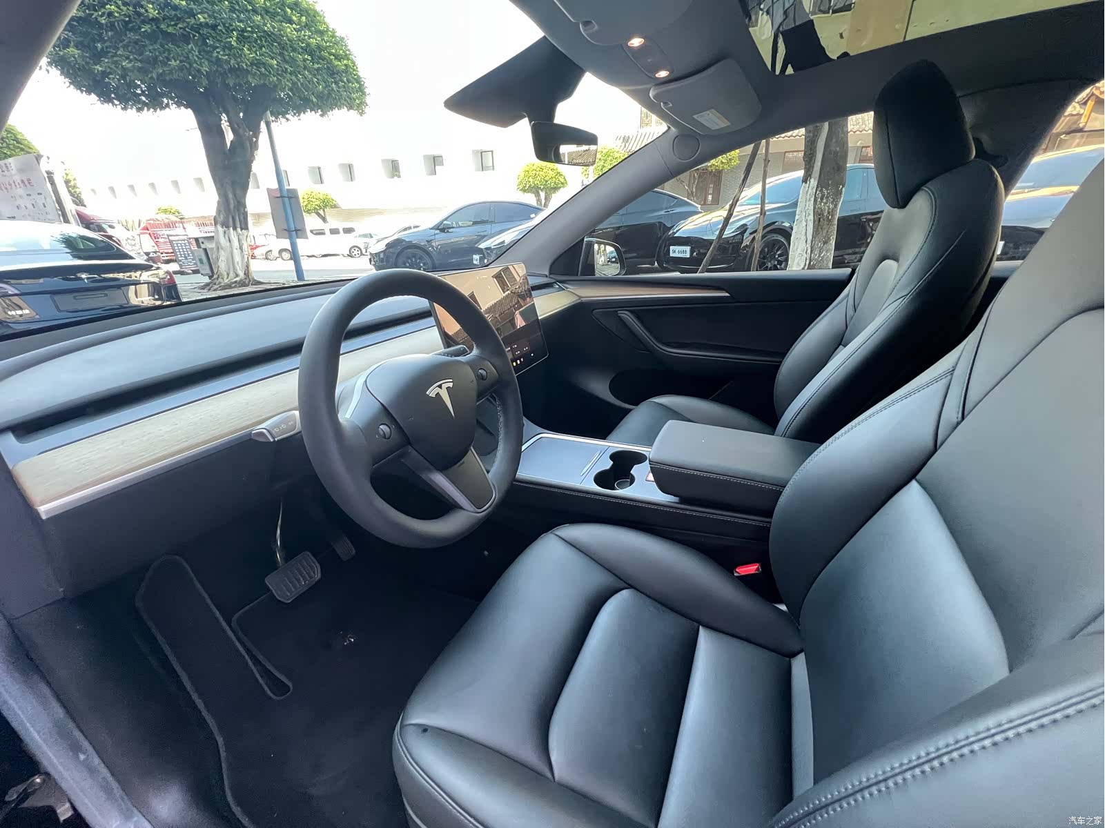 Tesla Model Y, 2022 3