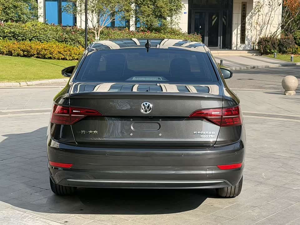 Volkswagen Sagitar