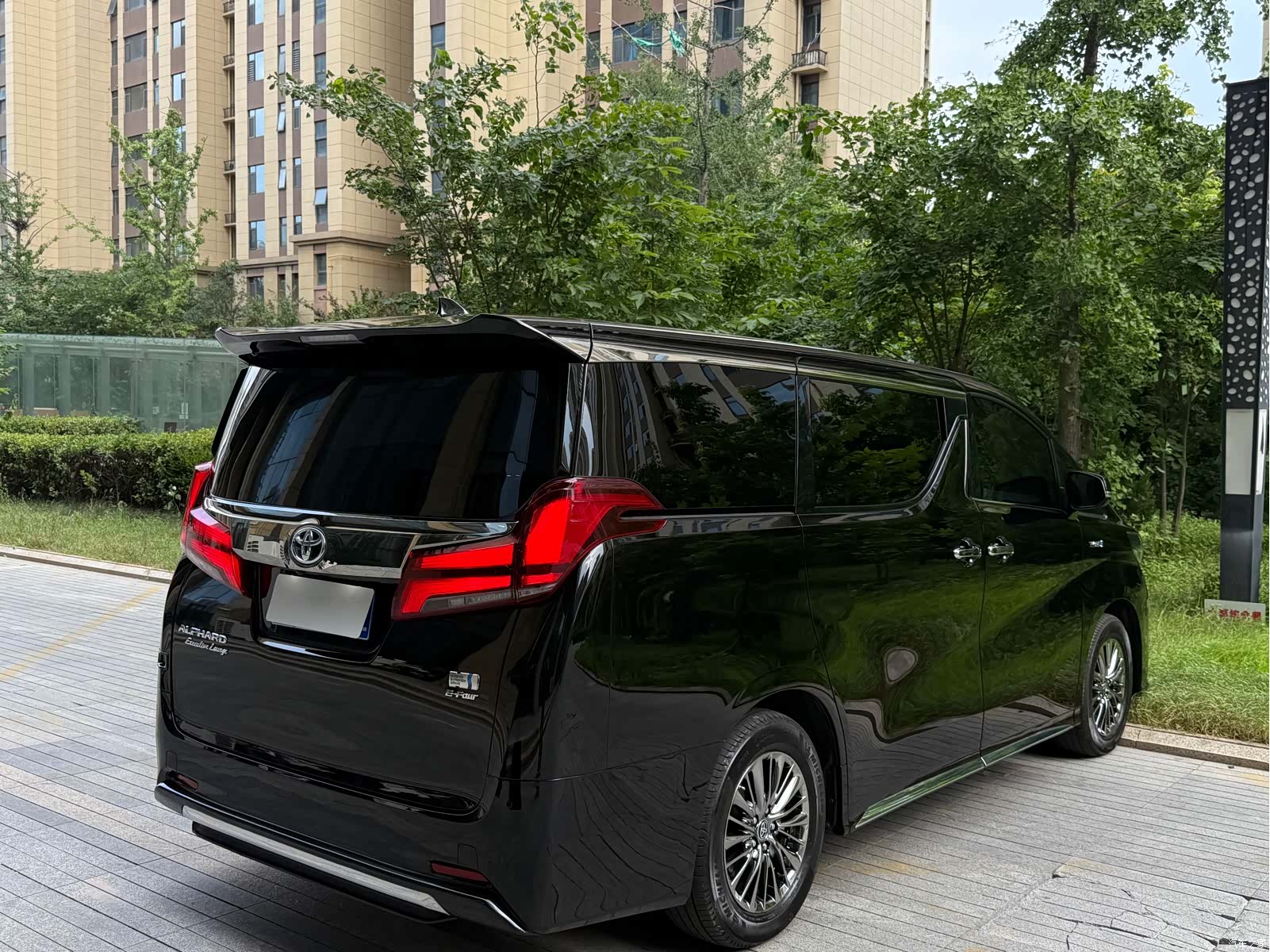 Toyota Alphard, 2023 7