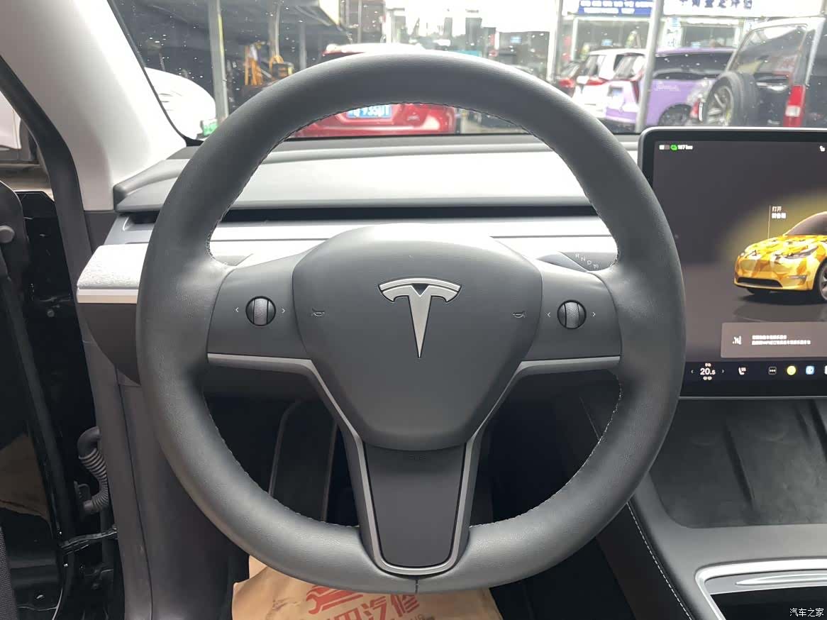 Tesla Model Y, 2024 6