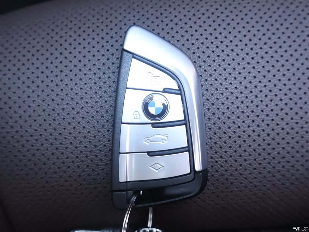 BMW 5 Series, 2021 26
