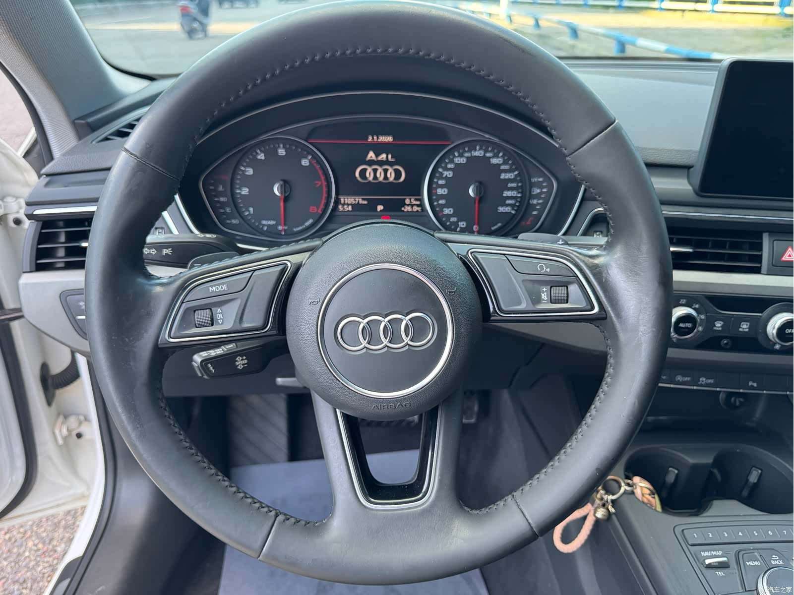 Audi A4L, 2019 14
