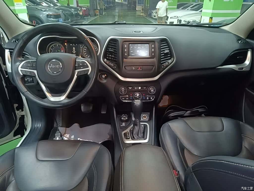 Jeep Cherokee, 2016 10