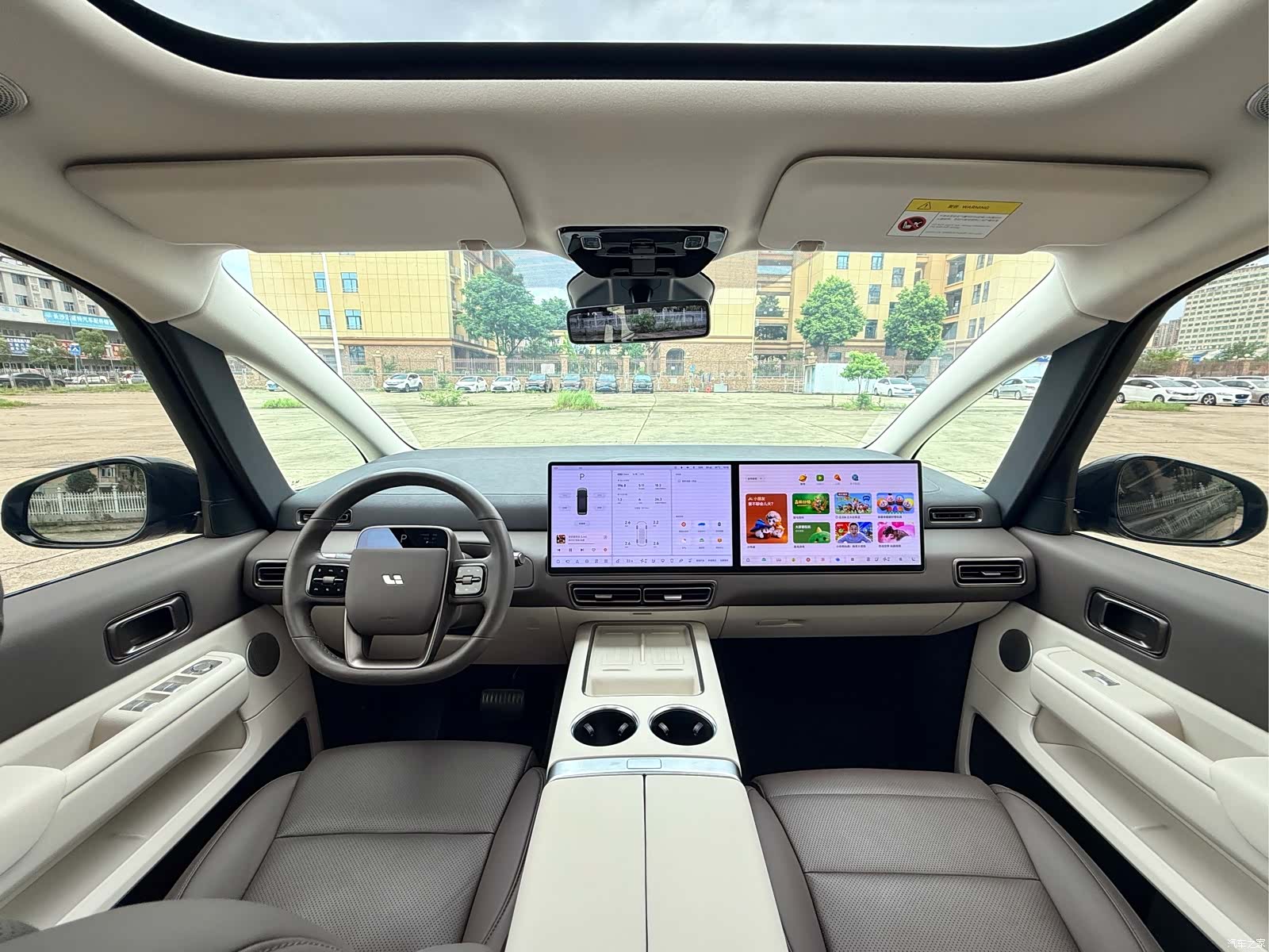 Li Auto MEGA, 2024 13