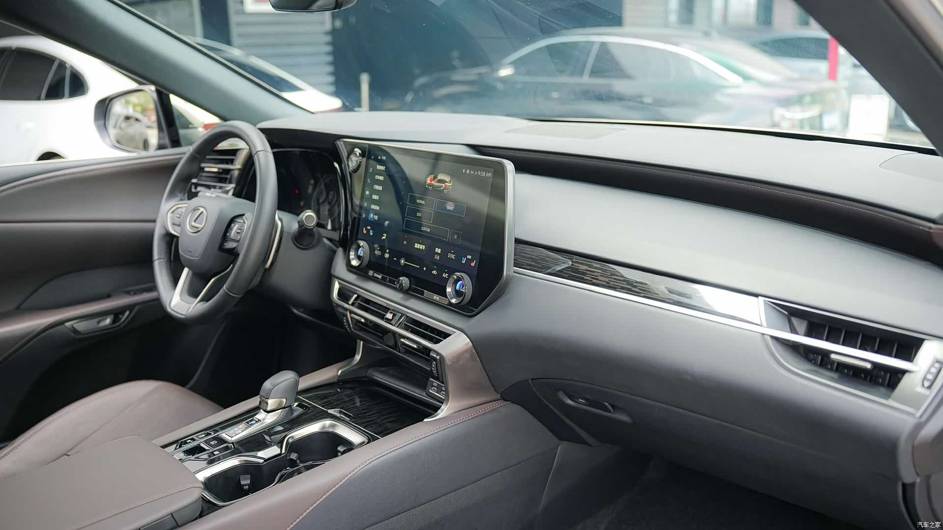 Lexus RX, 2023 10