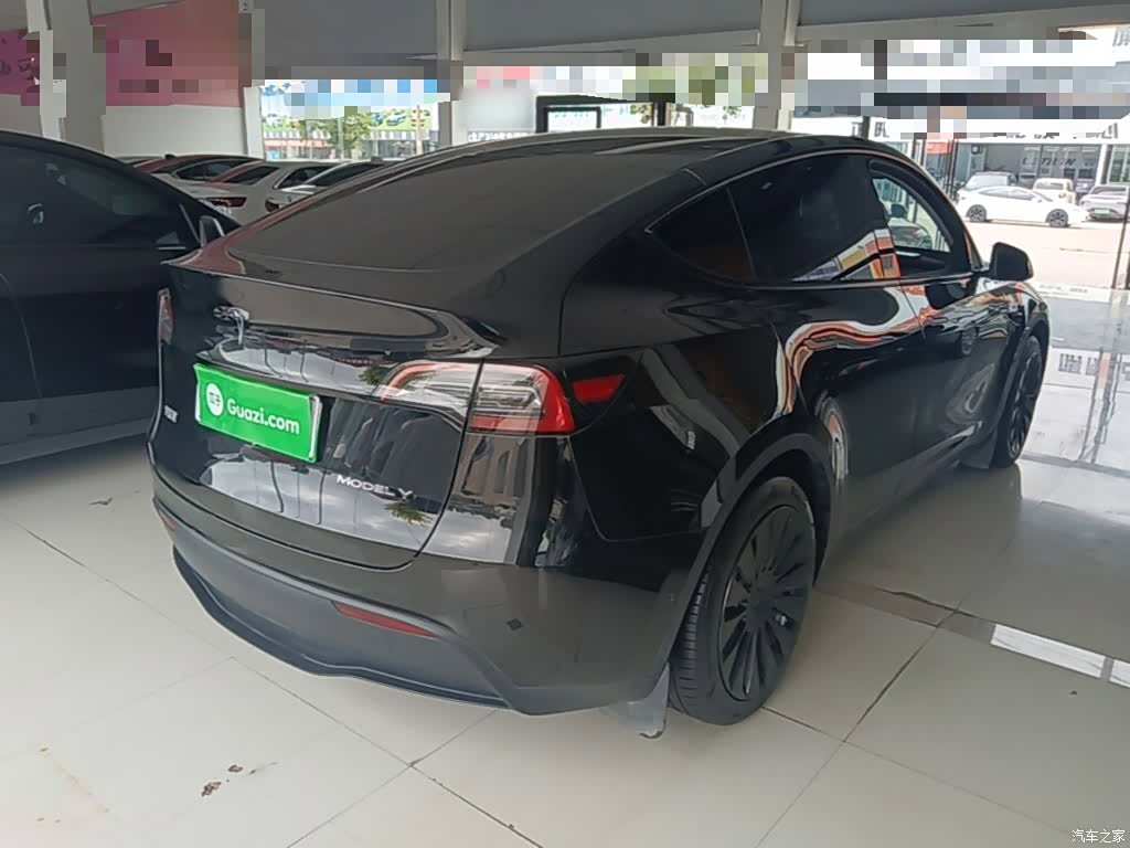 Tesla Model Y, 2023 7