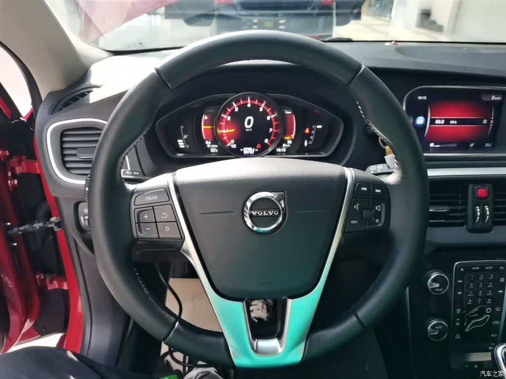 Volvo V40, 2019 11