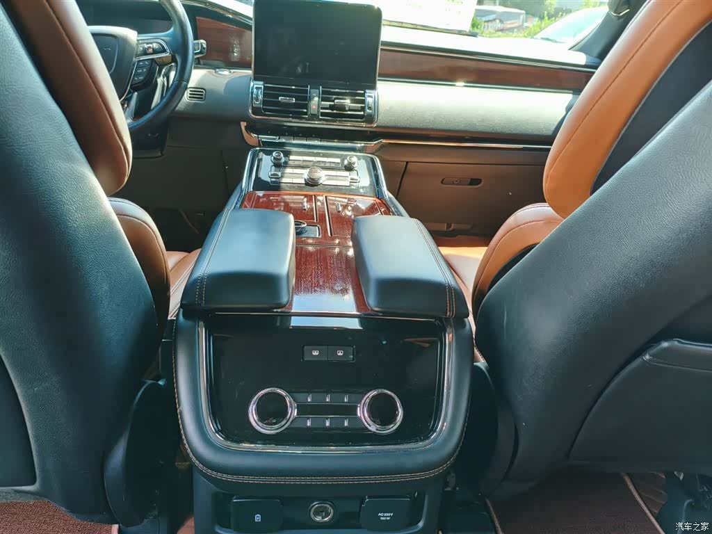 Lincoln Navigator, 2022 16