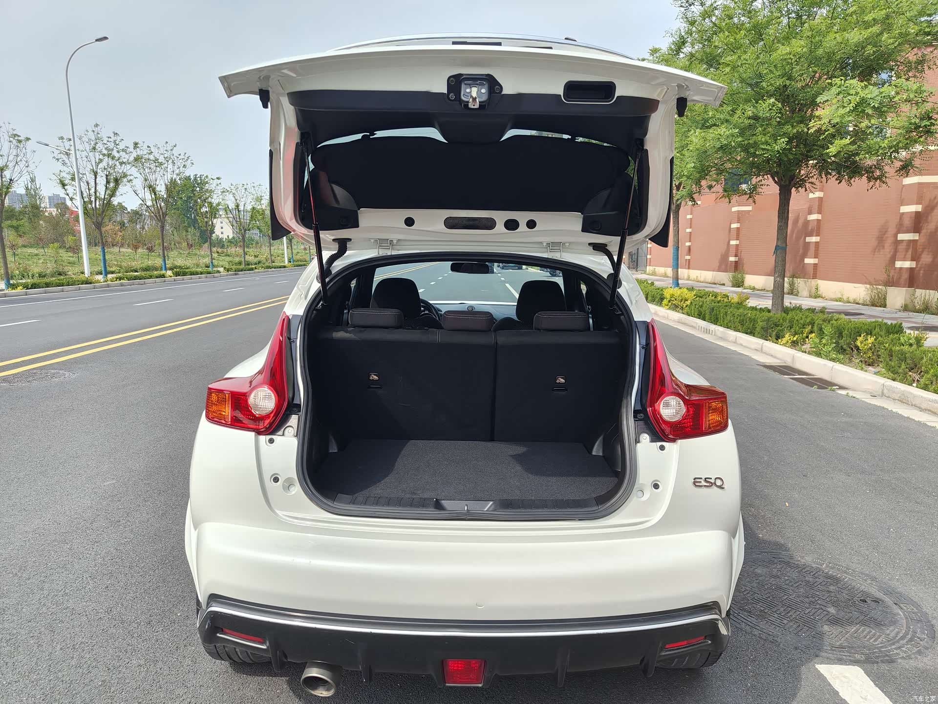Infiniti ESQ, 2018 18