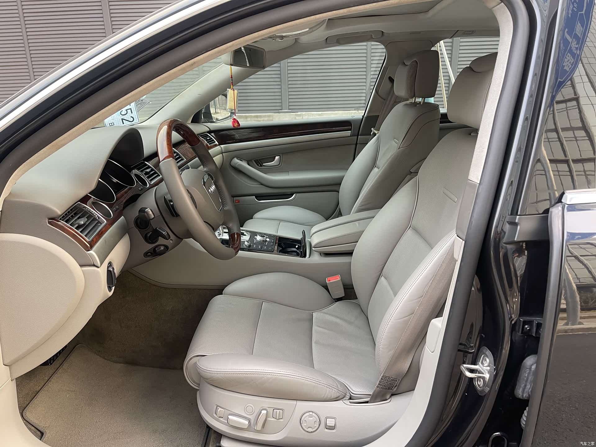 Audi A8L, 2009 6