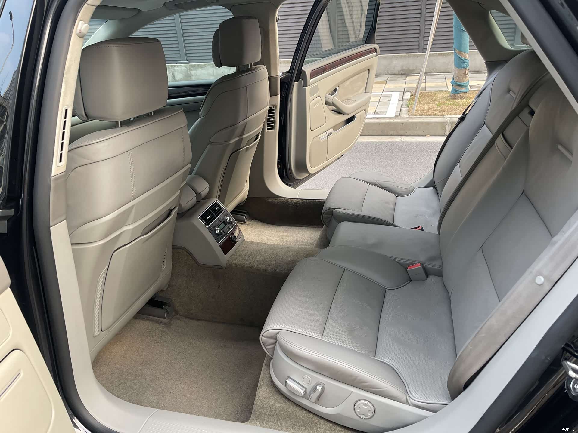 Audi A8L, 2009 15