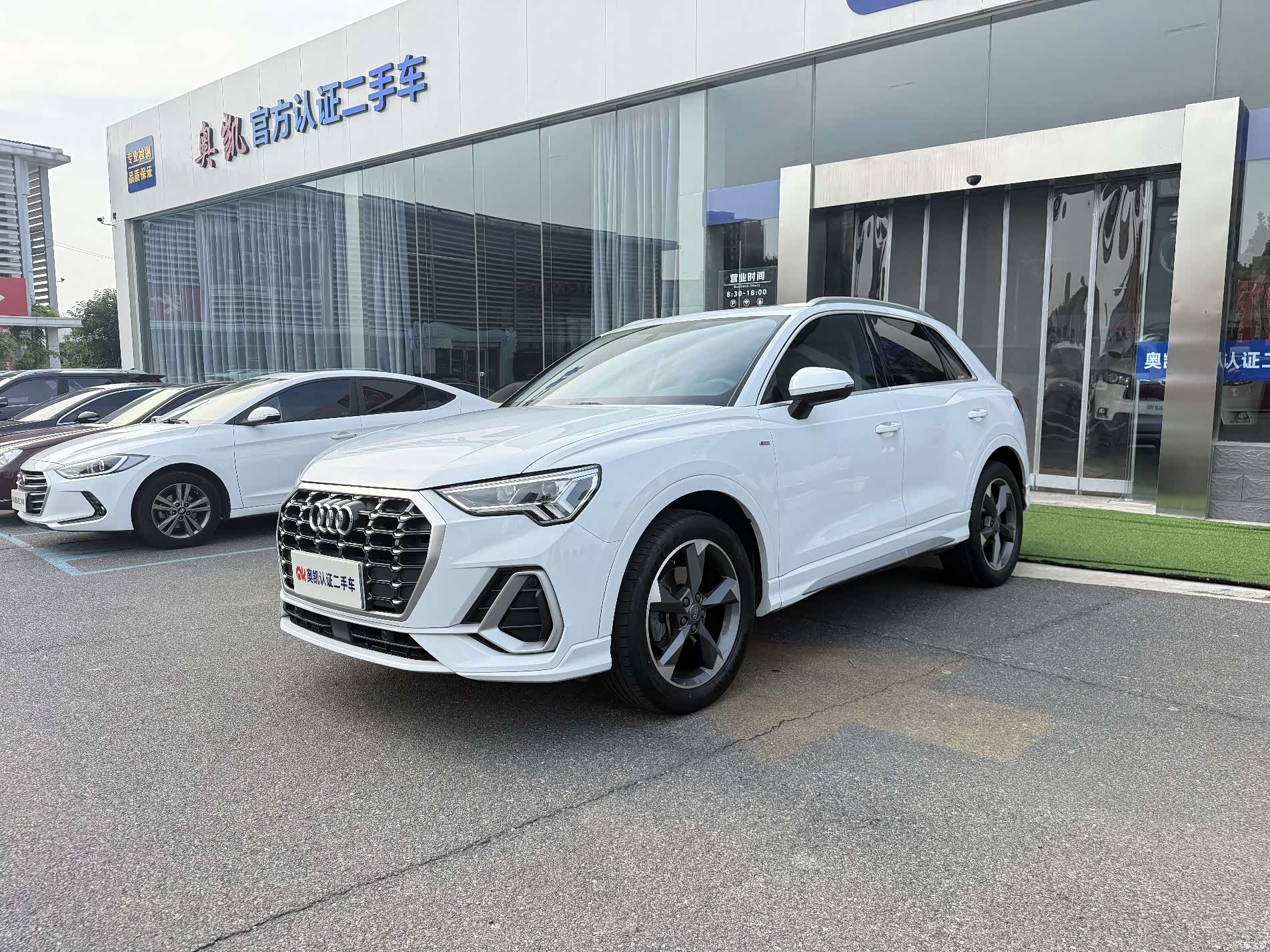 Audi Q3, 2019 1