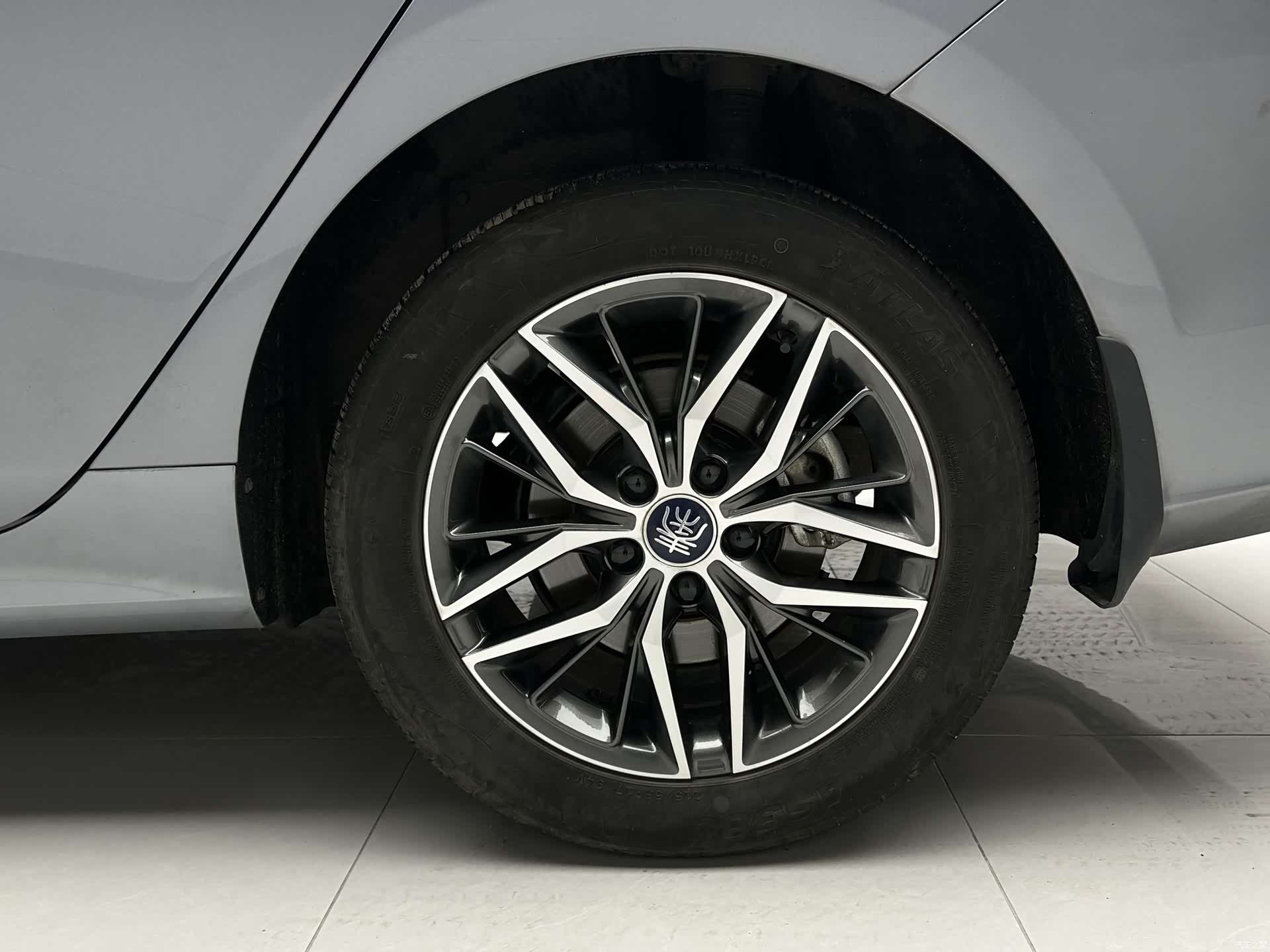 BYD Qin, 2023 16