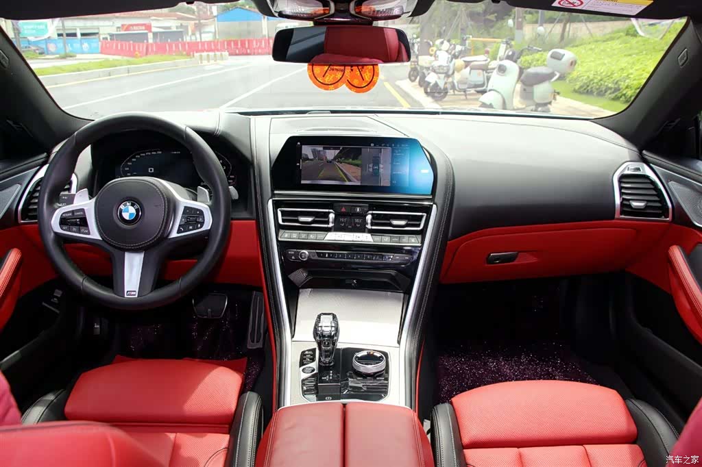 BMW 8 Series, 2022 12