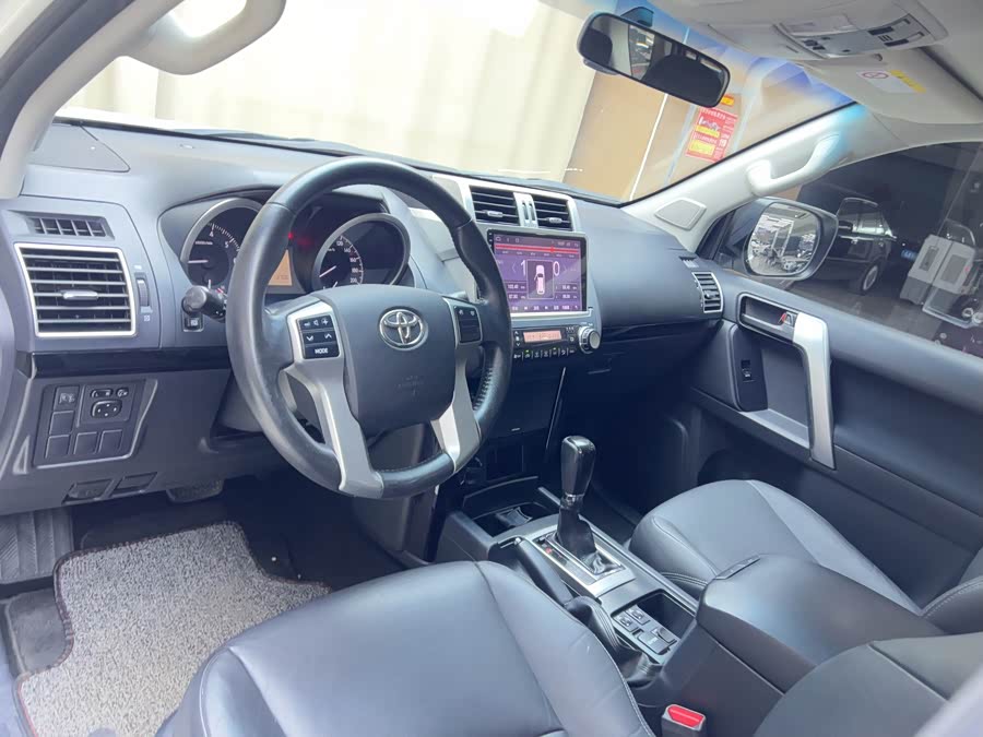 Toyota Prado 2017, фото 10