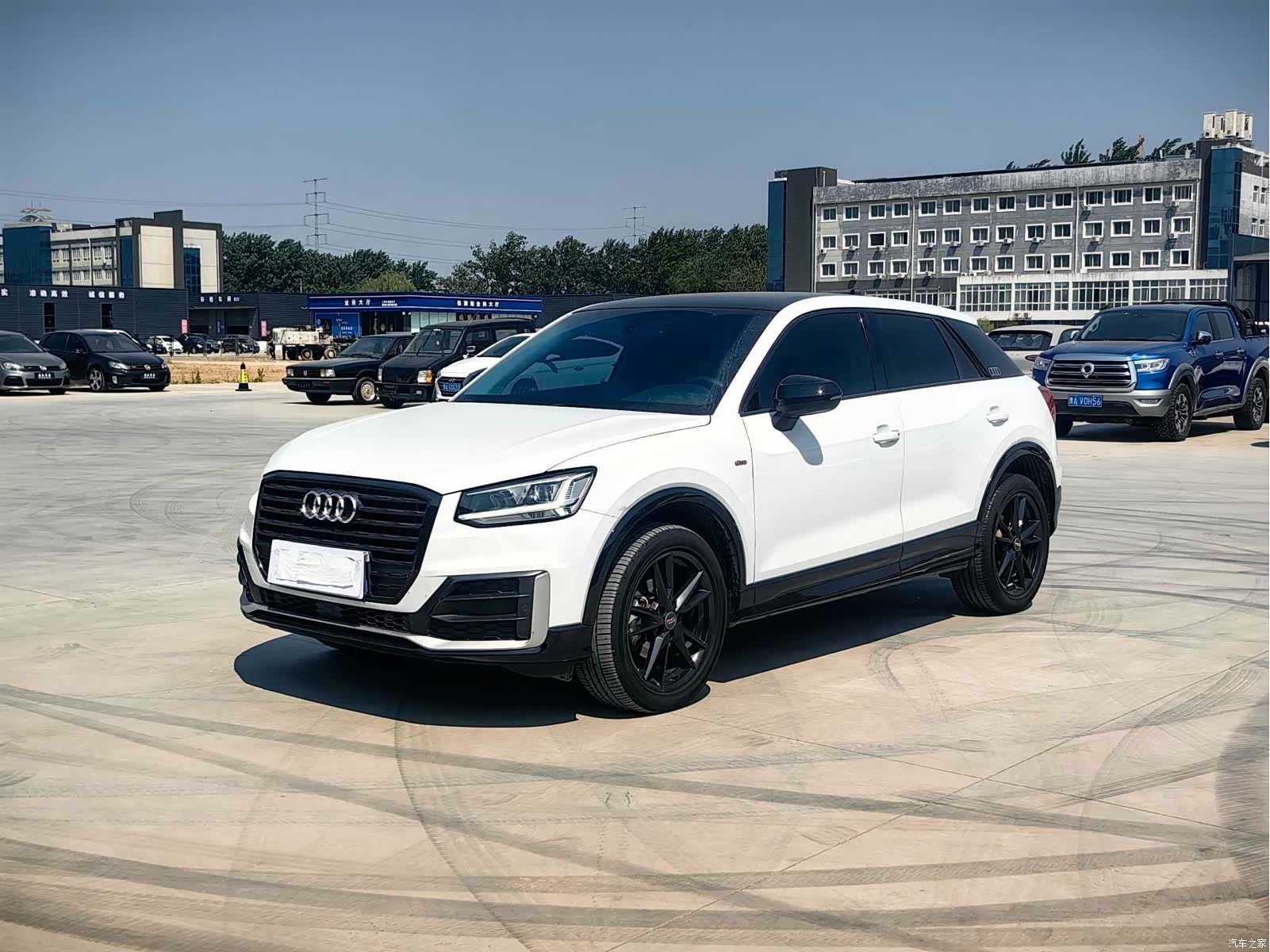 Audi Q2L, 2020 1