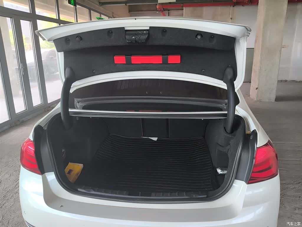 BMW 3 Series, 2018 10