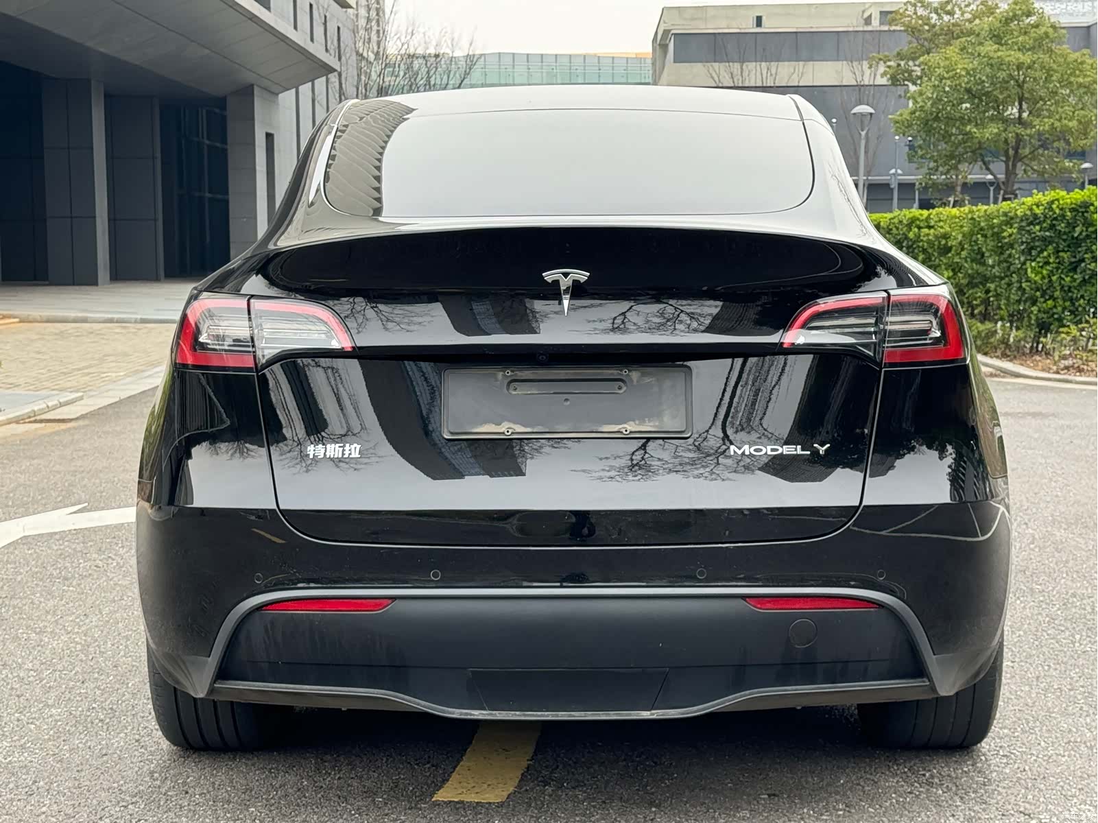 Tesla Model Y, 2024 17