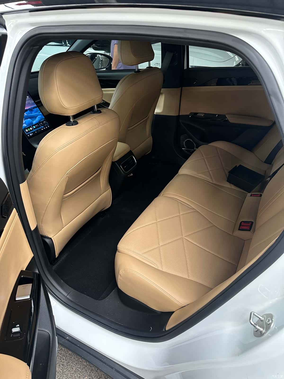 Geely Galaxy L6, 2024 все фото