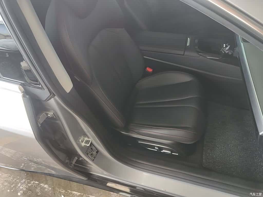 Xpeng P7, 2022 25