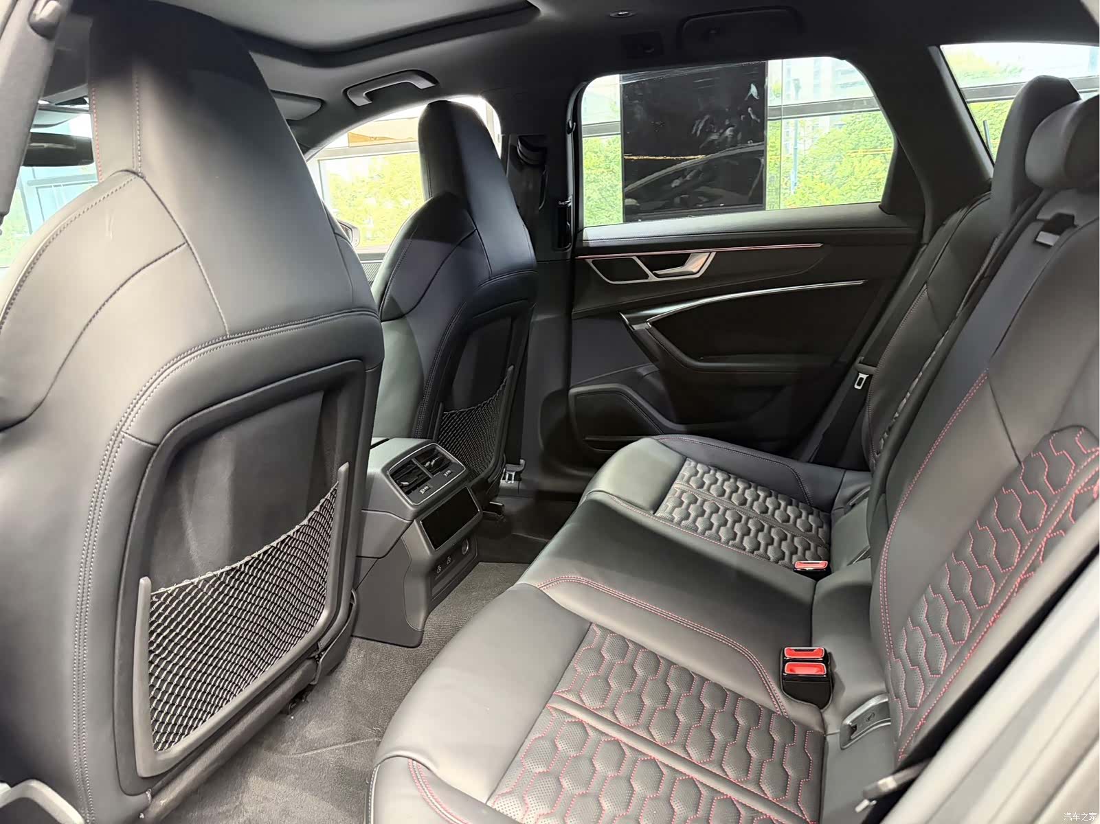 Audi RS, 2025 9