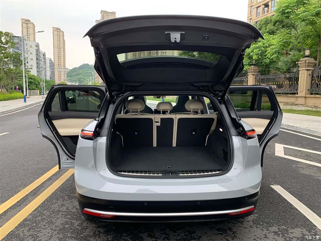 NIO ES6, 2025 8