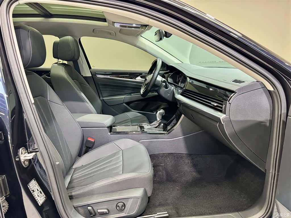 Volkswagen Passat, 2025 20