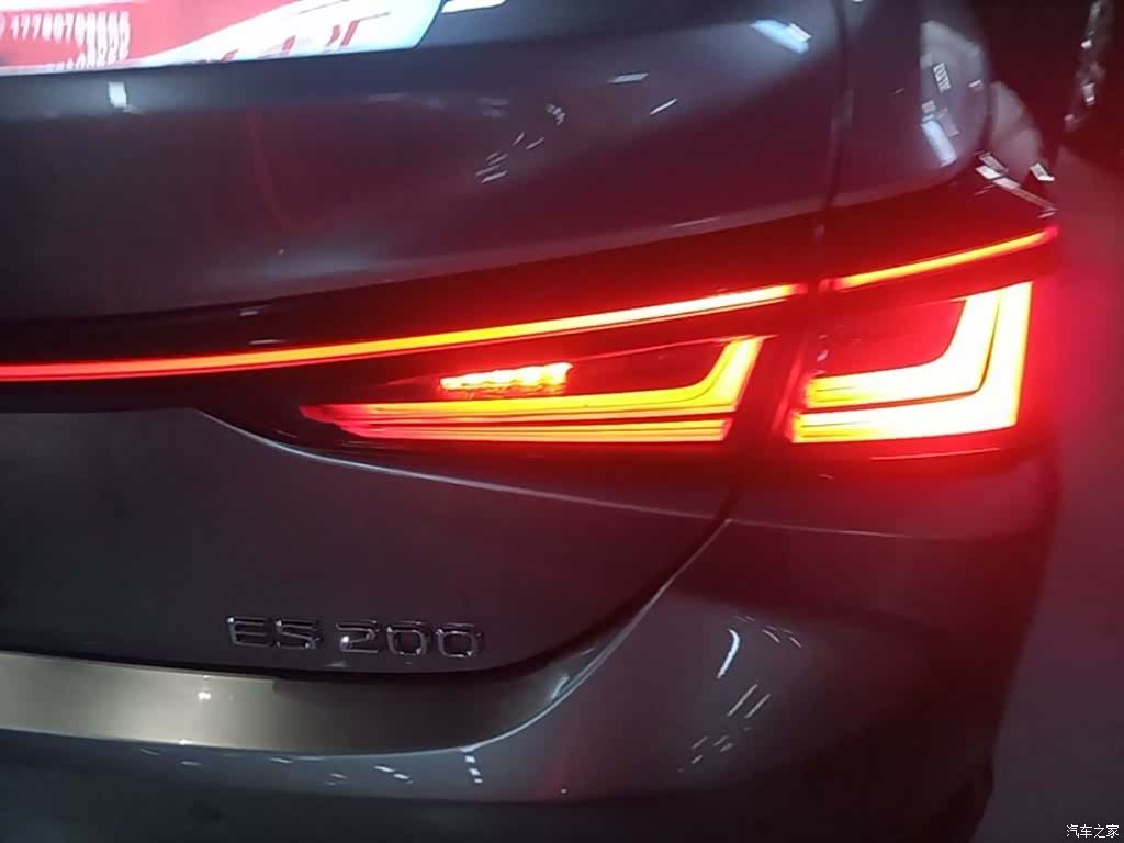 Lexus ES, 2025 8