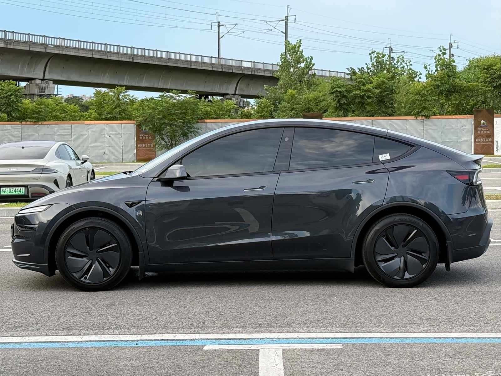 Tesla Model Y, 2025 все фото