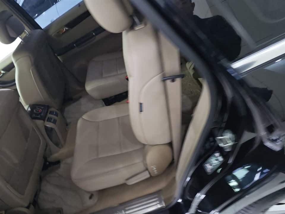 Mercedes-Benz R-class